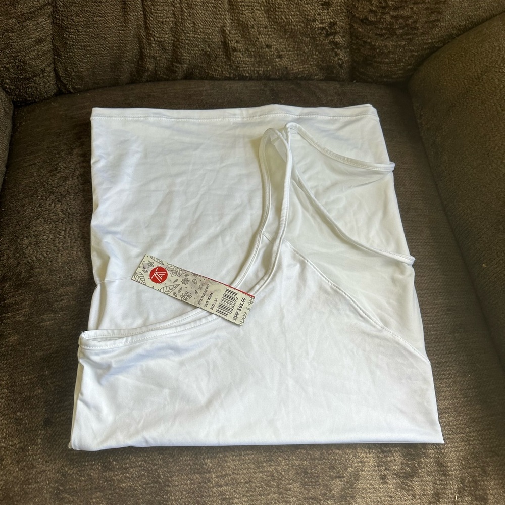 Tema Athletic white tank top NWT sz 3x
